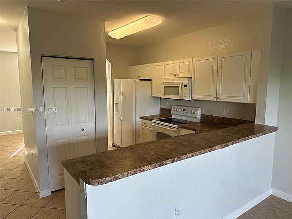 2nd image of 1690 NE 33rd Ave #1076