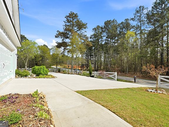 3rd image of 649 Tanners Bridge Rd