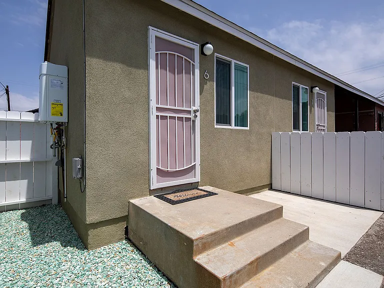 1414 Roosevelt Ave — Photo 1