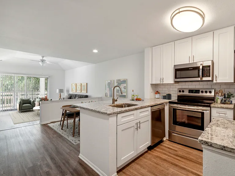 Village at Windermere Apartments — Photo 4
