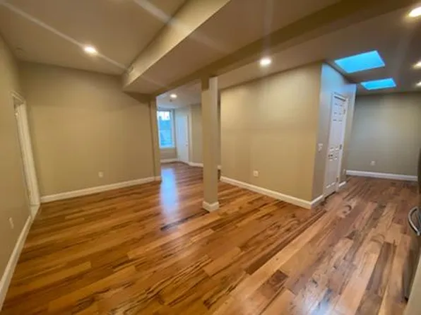 136 Inman St #1, Cambridge, MA 02139