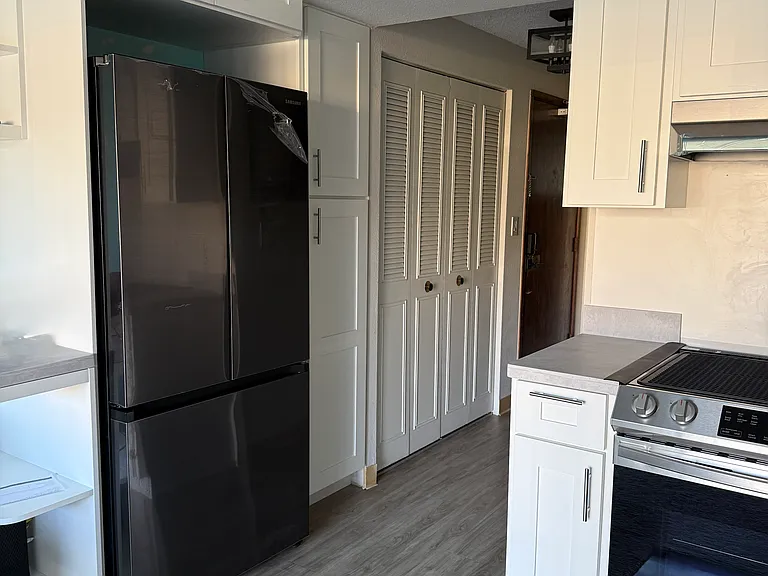 2211 Ala Wai Blvd — Photo 2