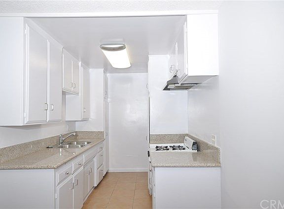 3rd image of 845 S Windsor Blvd APT 4