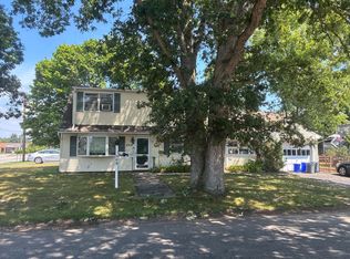 509 Lombard St, North Babylon, NY 11703
