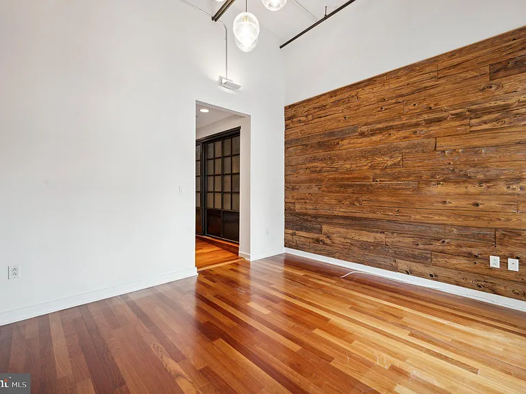 105 S 12th St #500 — Photo 11