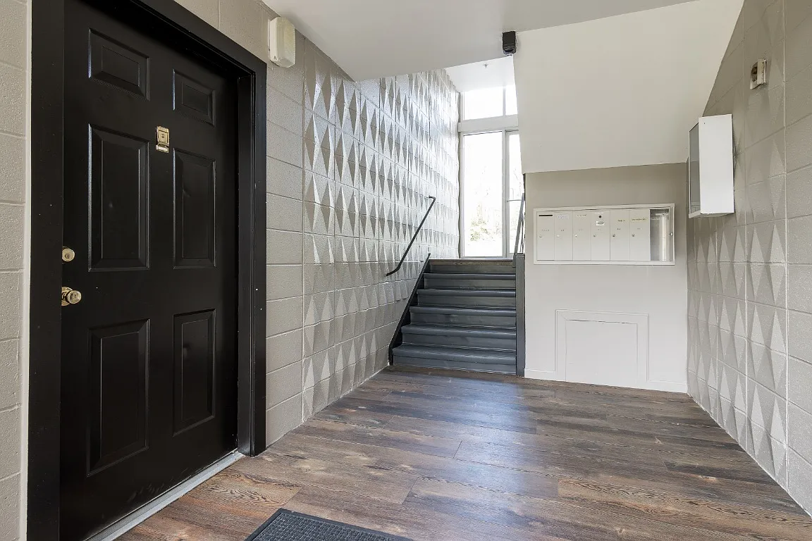 Hillside Terrace Apartments — Photo 4