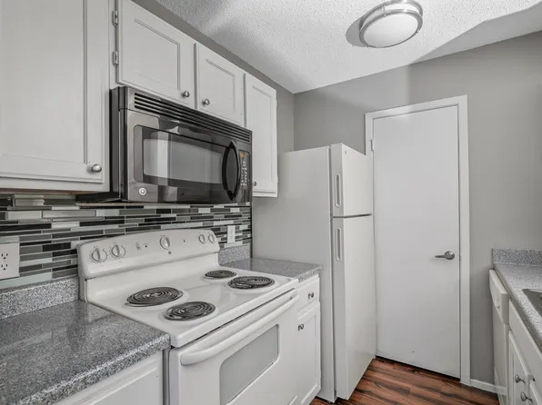 Cedar Point Apartments