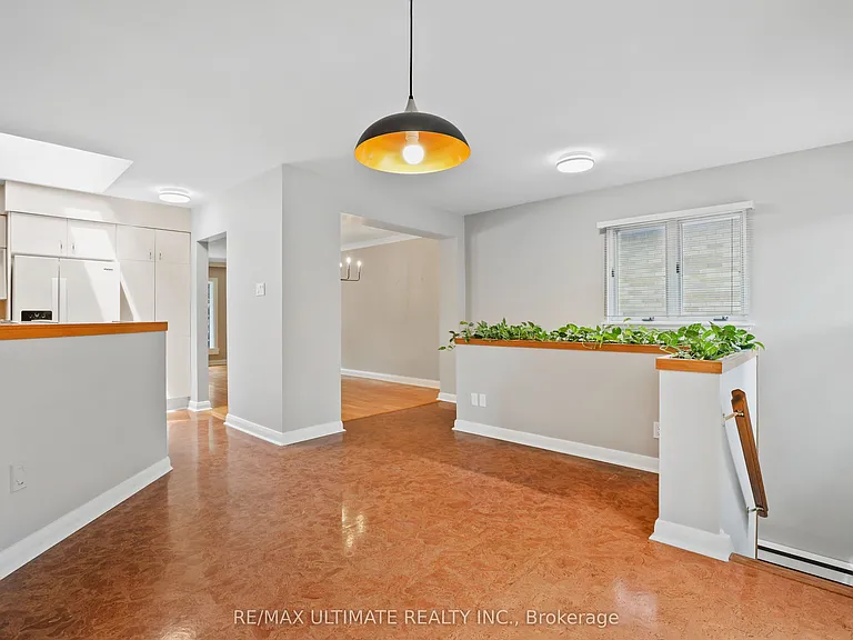121 Elvaston Dr — Photo 10