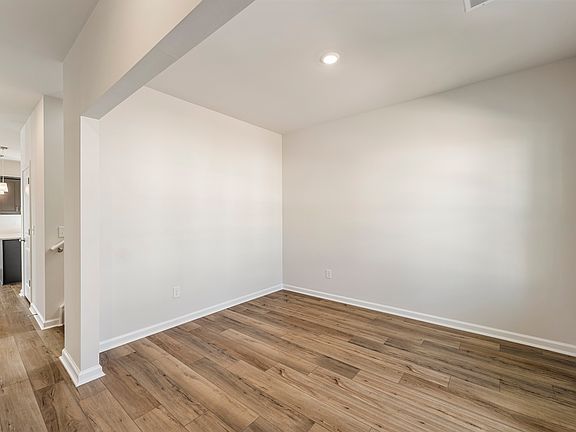 4th image of 2352 Mill Loop