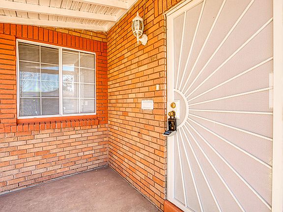 3rd image of 320 Barcelona Dr