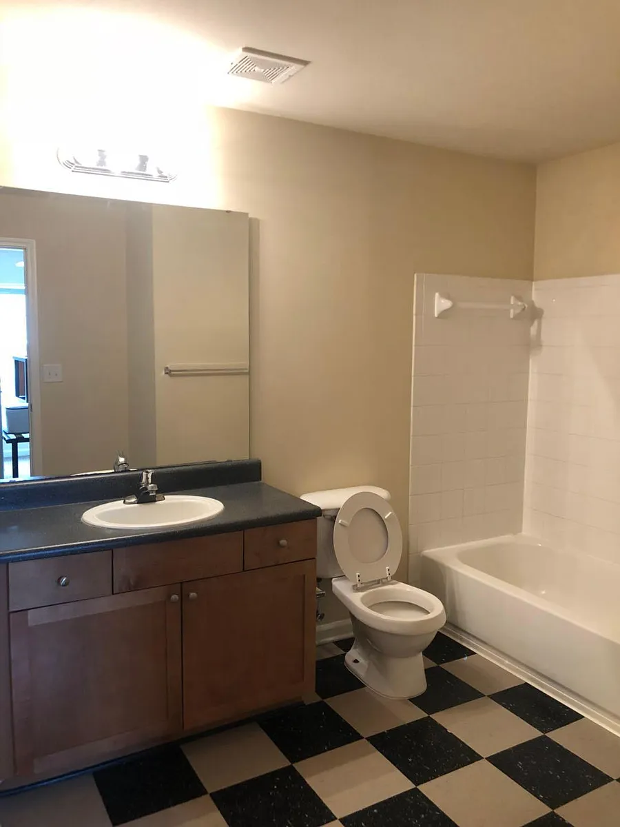 Building Photo - 175 Yellowstone Dr #301