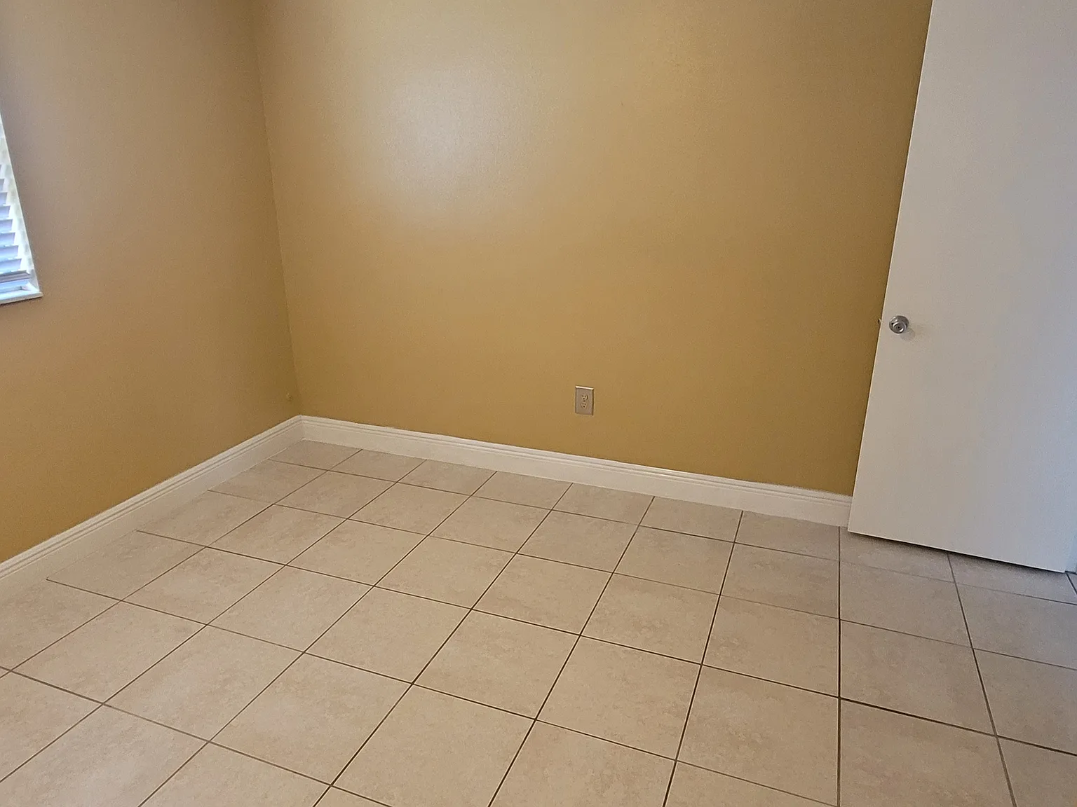 2 bed, 825 sqft, $1,300 — Photo 4