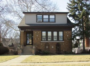 734 S Vine Ave, Park Ridge, IL 60068