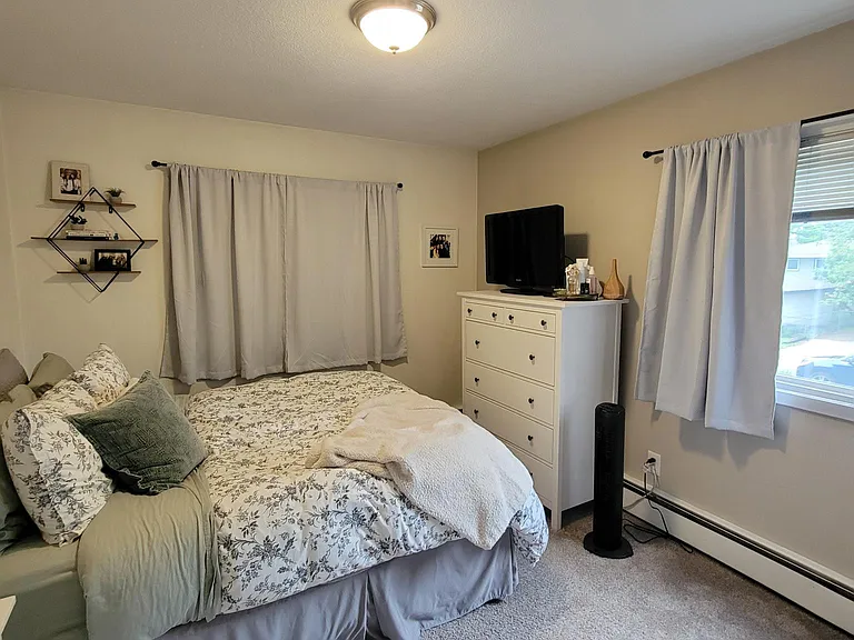330 Monroe St NE #6 — Photo 9