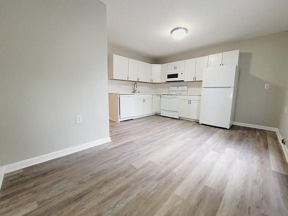 3rd image of 310 W Catawba Ave APT 1