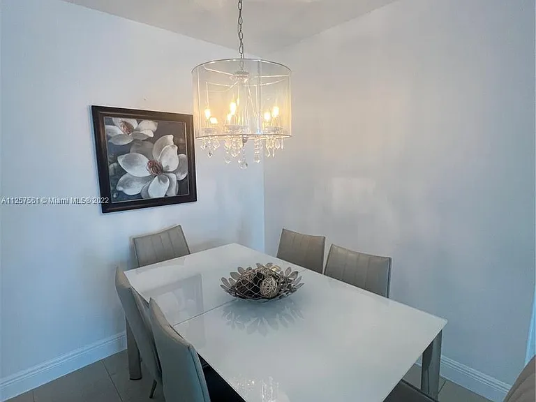 5151 Collins Ave #725 — Photo 2