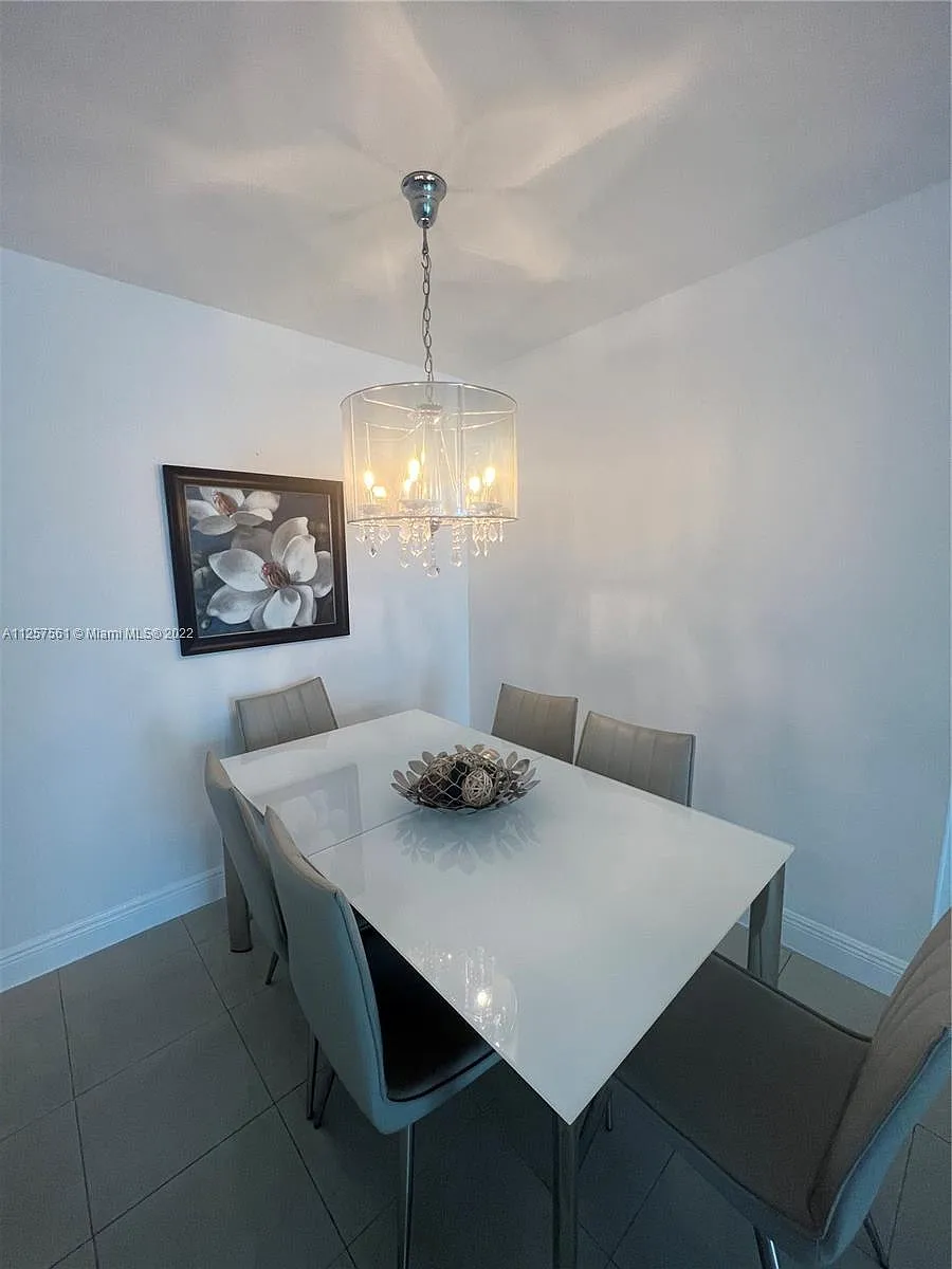 Building Photo - 5151 Collins Ave #725