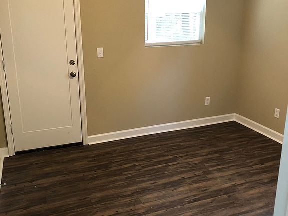 2nd image of 1805 W Pensacola St APT 1