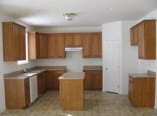 1161 Glass Lake Cir, Oxford, MI