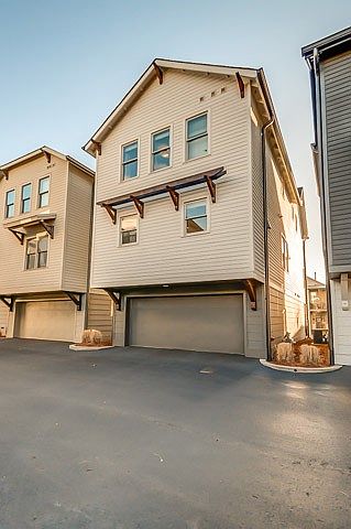 2nd image of 713 Chesterfield Way