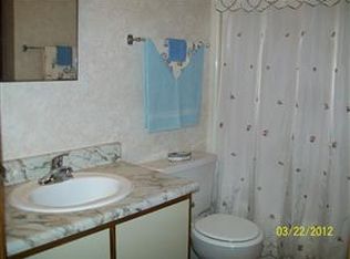 1384 Foxton Dr, Monroe, MI 48162