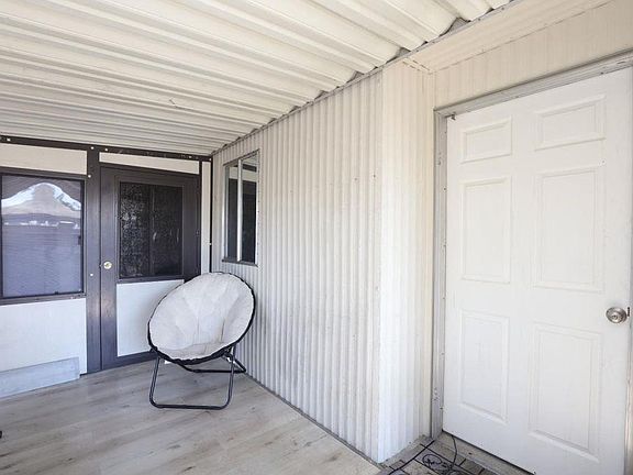 4th image of 636 Hermitage Ln #636