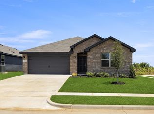945 King St, Aubrey, TX 76227