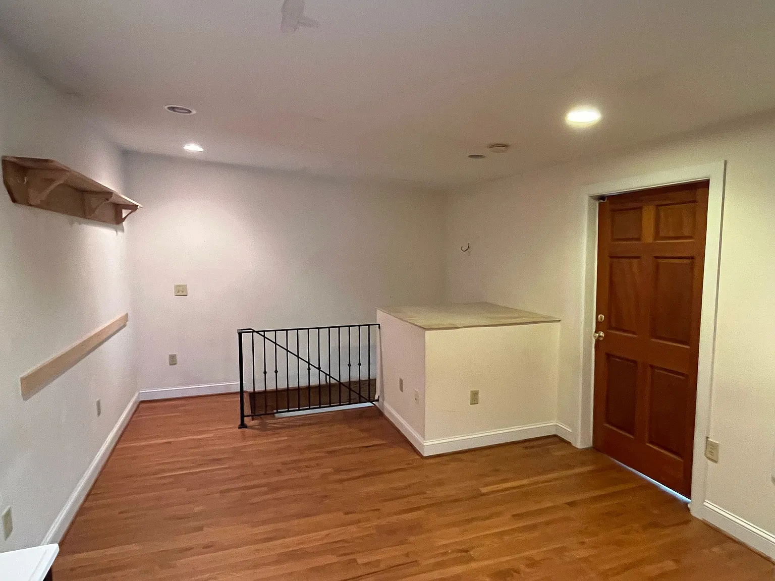 1 bed, 700 sqft, $1,000 — Photo 3