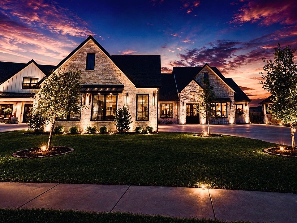 1st image of 6651 Pinehurst Dr