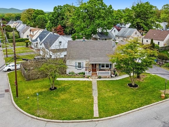 4th image of 34 Decker Rd