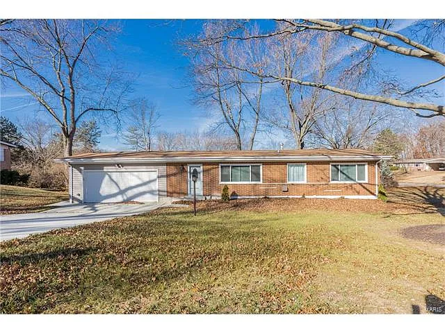 15 Nassau Cir photo 1