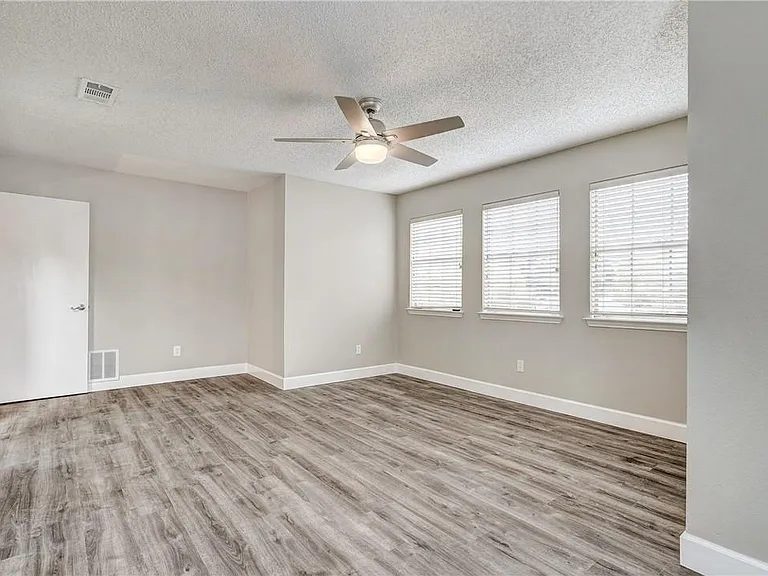 6009 Avery Island Ave — Photo 17