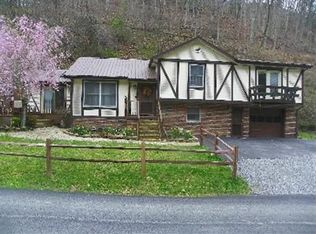 877 Peyton Crk, Pikeville, KY 41501