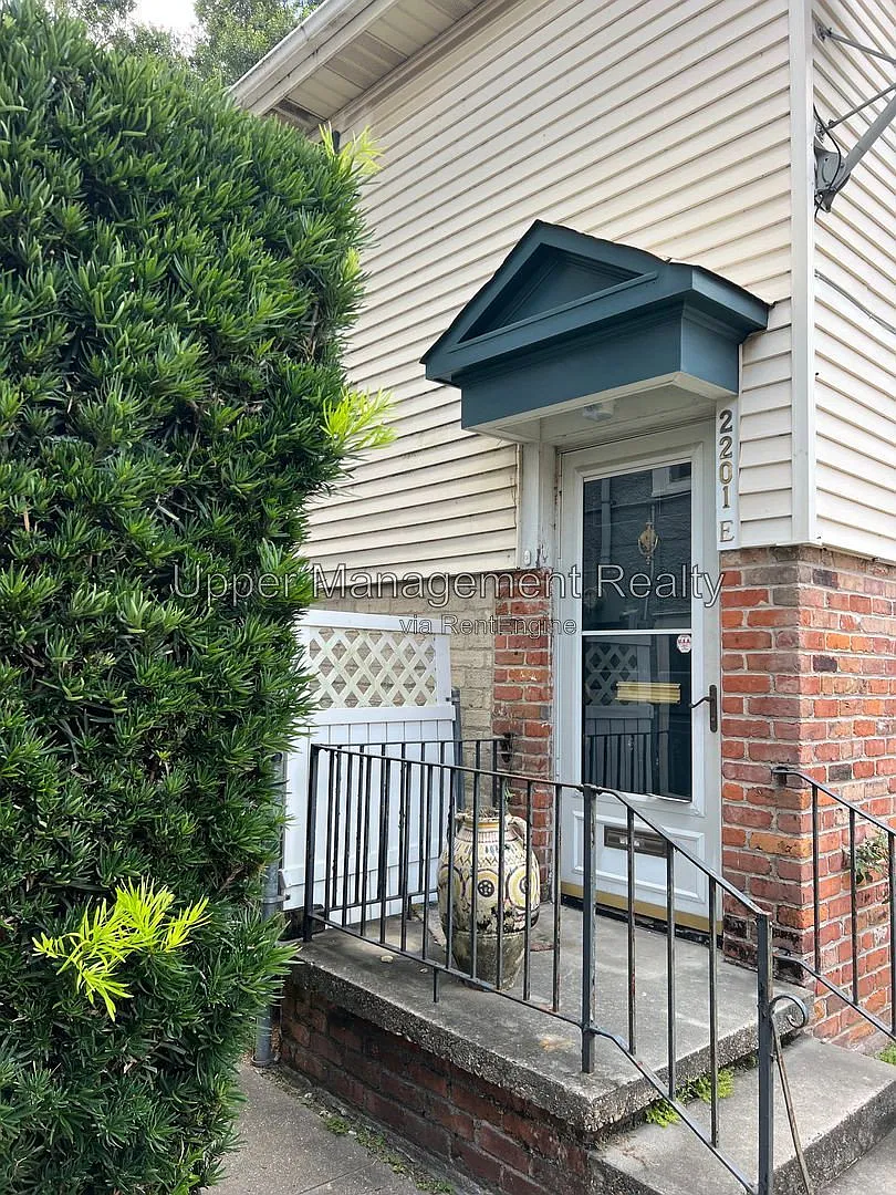 3 bed, 2.0 bath, 1500 sqft, $2,000 — Photo 2