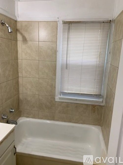1st image of 371 Carver Cir #371