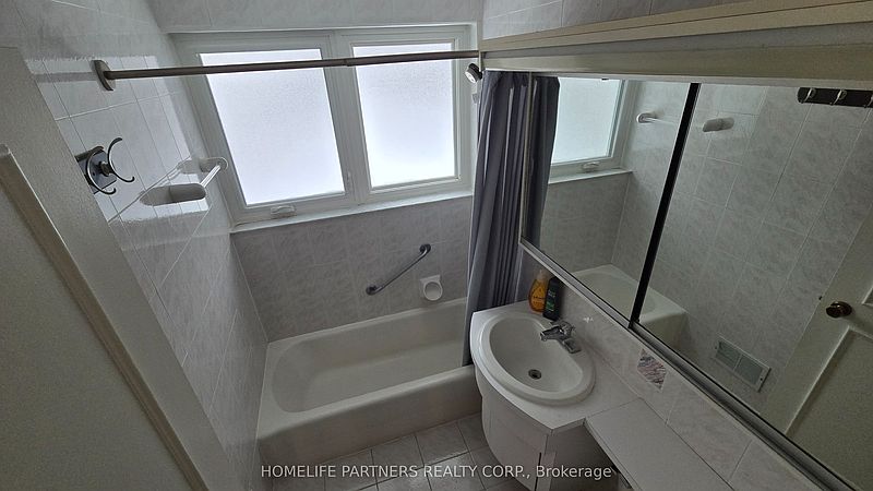 Toronto House for rent - 4 Bedrooms — photo 14