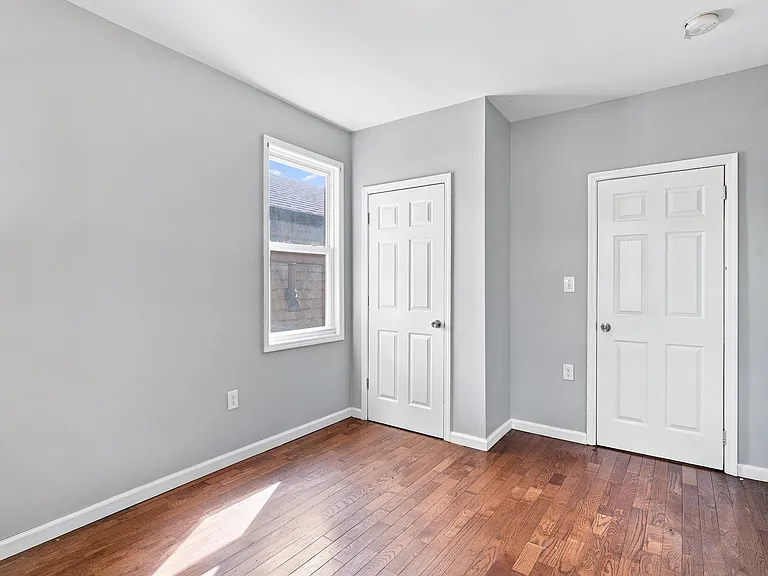 240 Halsted St — Photo 7