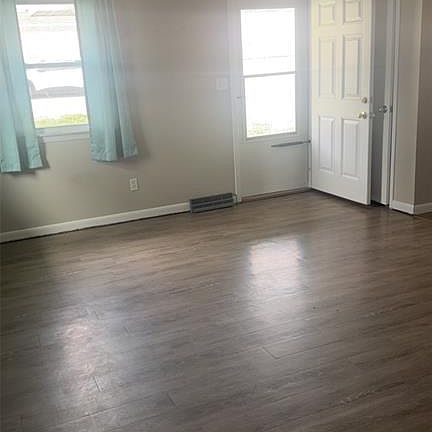 2nd image of 1403 Broadway St