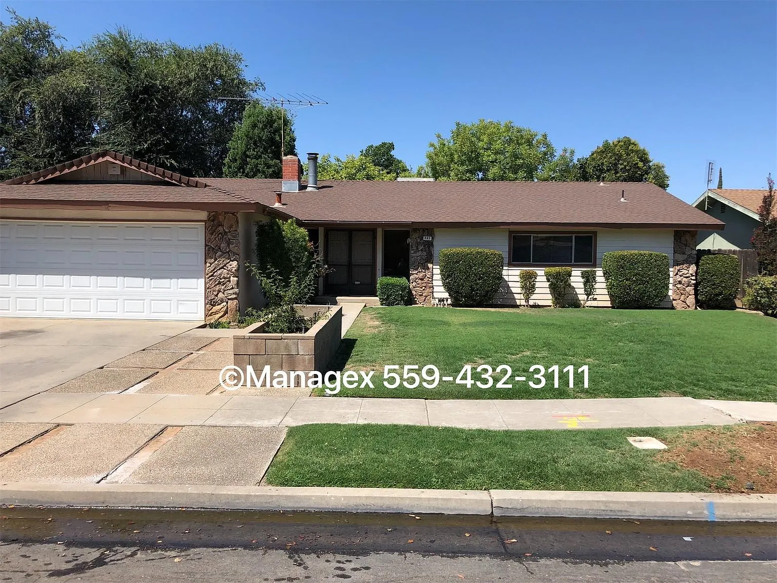 367 N Villa Ave photo 1