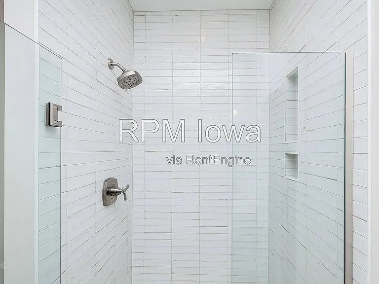 5901 NE Sherman Dr — Photo 14