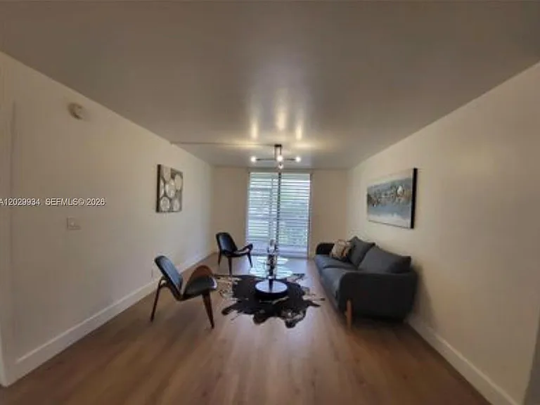 733 SE 1st Way #109 — Photo 5
