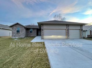 3920 W Linwood St, Springfield, MO 65807