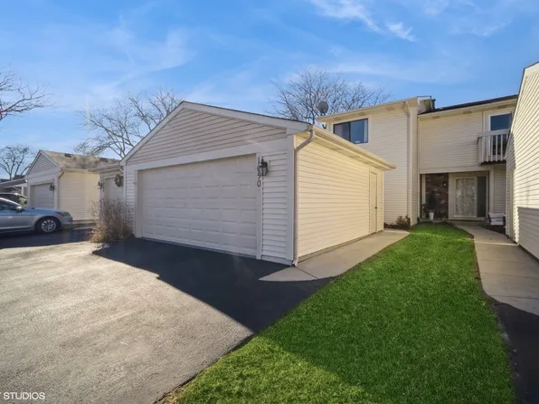 1050 Cumberland Ct, Vernon Hills, IL 60061