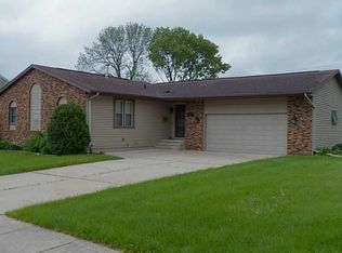 2125 Daleview Dr, Marion, IA 52302