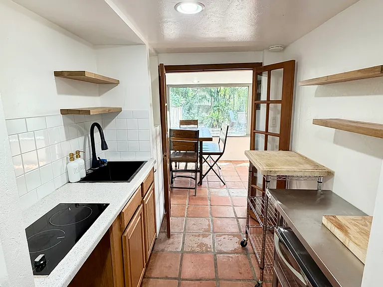 702 S Tulip St — Photo 10