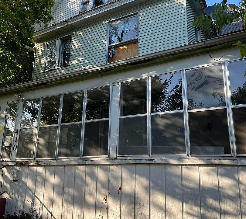 1st image of 410 W 8th St