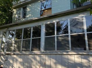 410 W 8th St, Davenport, IA 52803