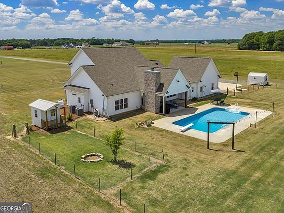 4th image of 240 Williams Cir
