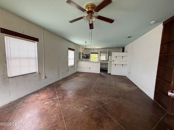 4th image of 2308 Fern Palm Dr