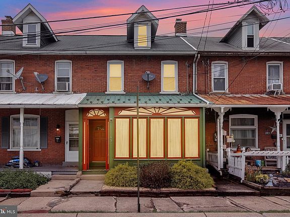 4th image of 49 E Washington St